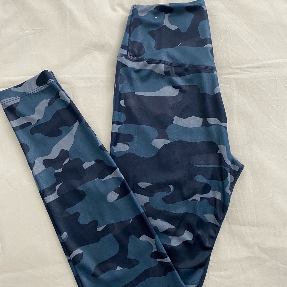 Nike Mid-Rise Camo Leggings XS bundle and save. - Picture 3 of 6